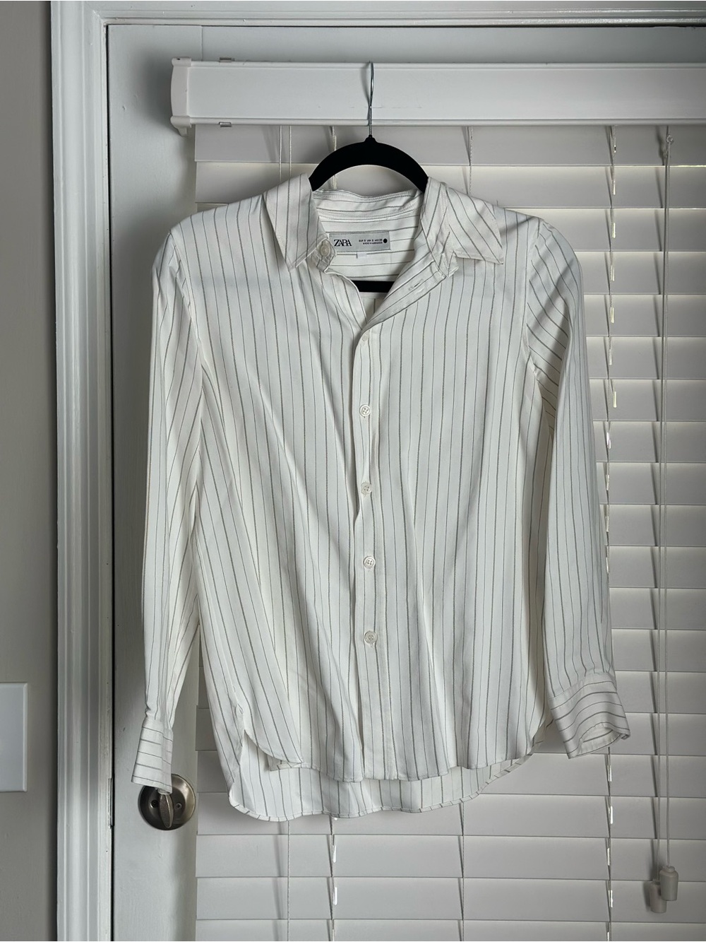 Zara Women’s White Shirt with Thin Gray Pinstripes